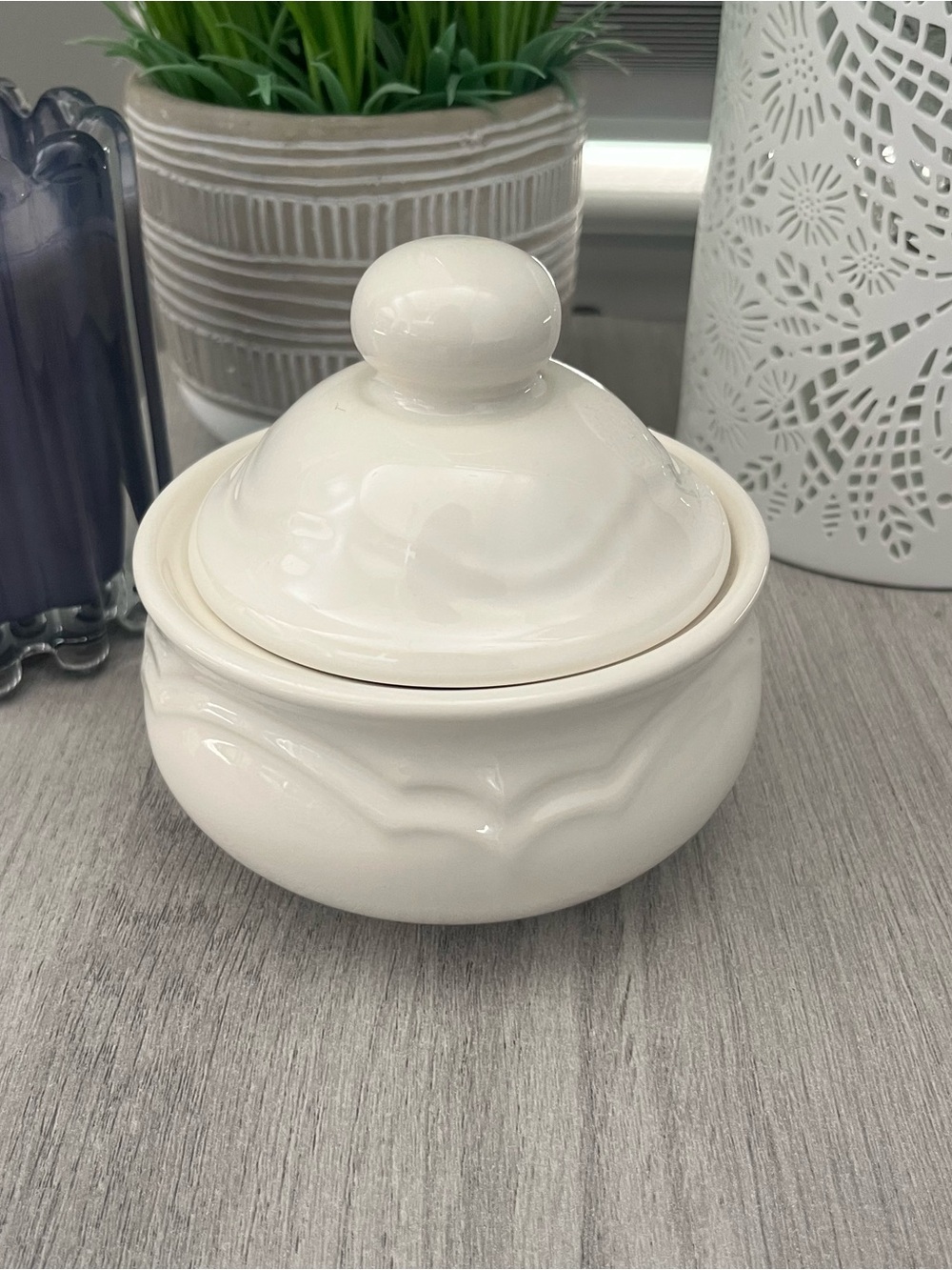 Pfaltzgraff Gazebo Ivory Covered Sugar Bowl w Lid Stoneware